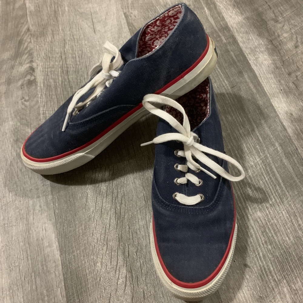 Sperry Canvas Navy & Red Casual Sneakers - 6